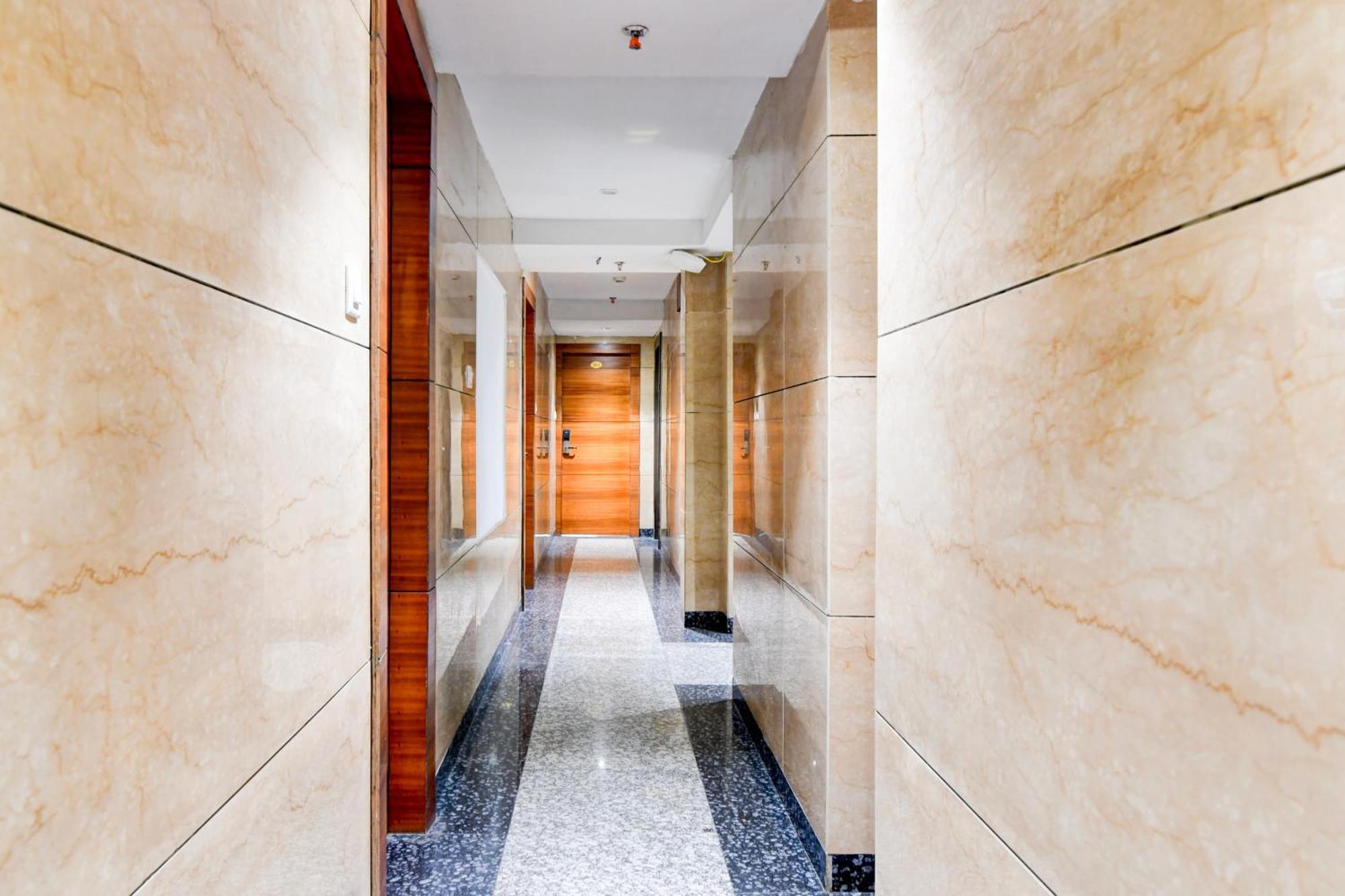 Hotel King'S Crown Calcutta  Esterno foto