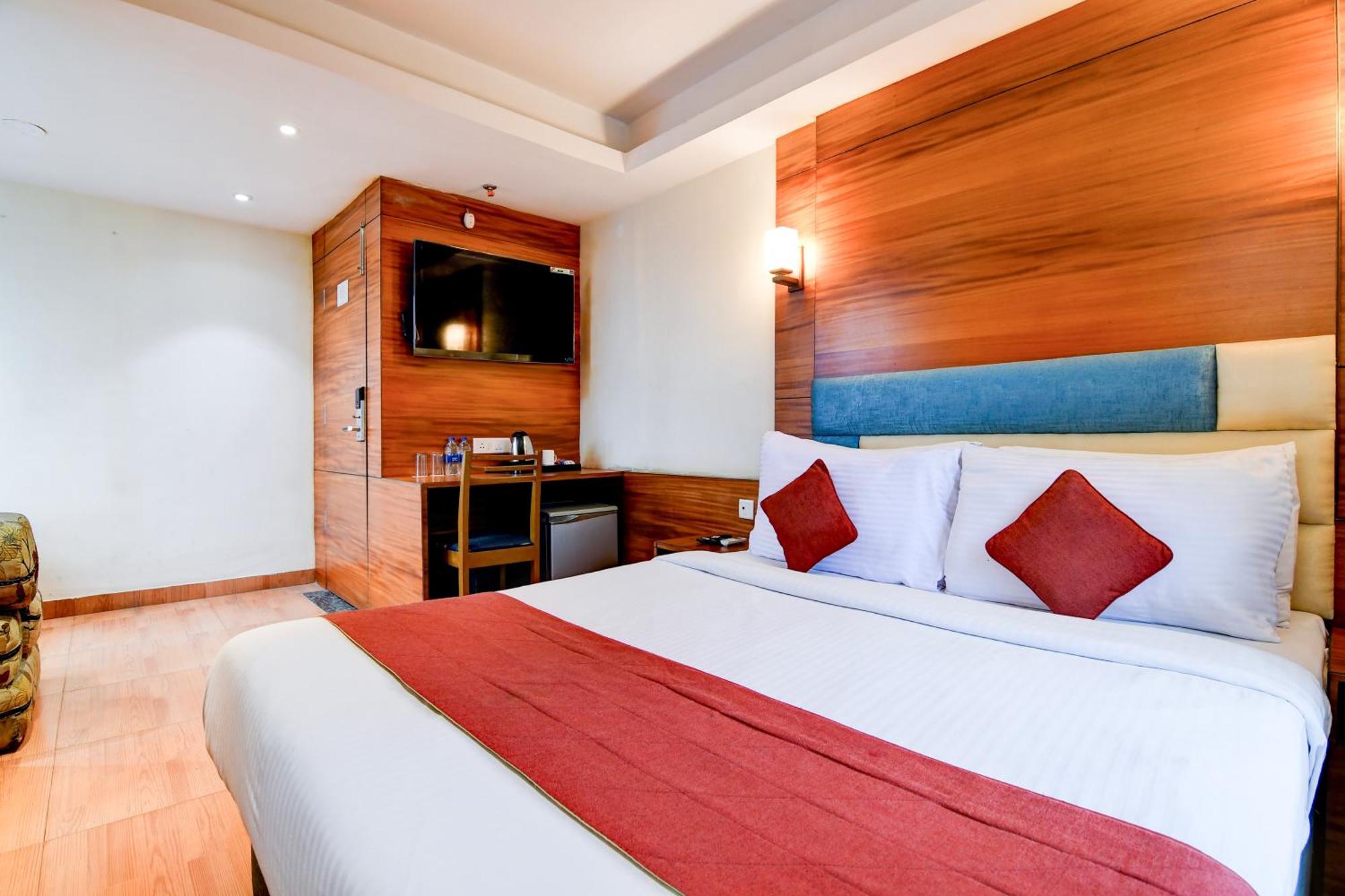 Hotel King'S Crown Calcutta  Esterno foto