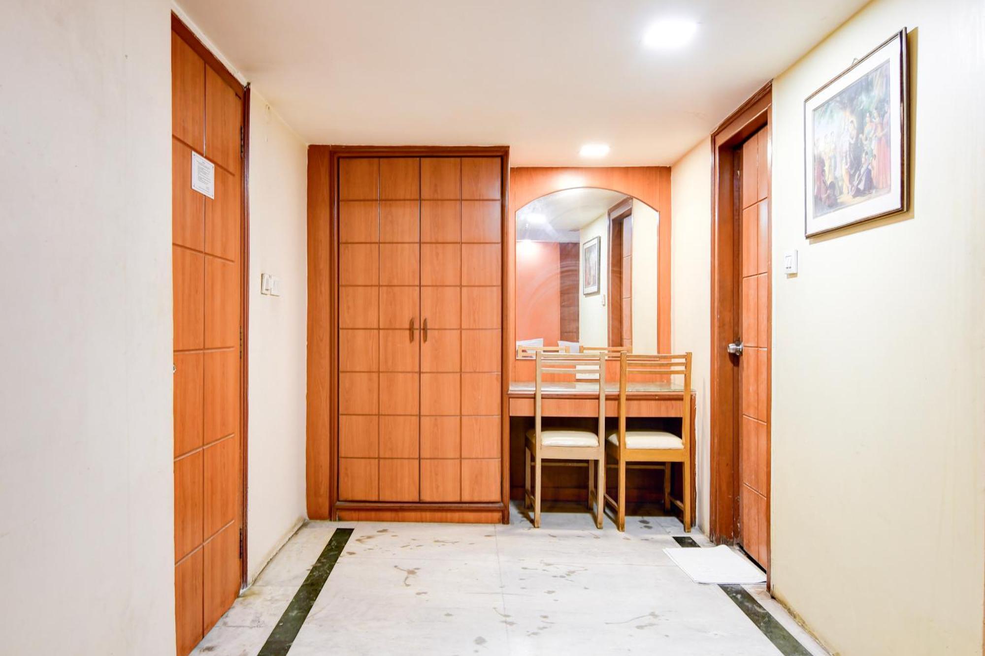 Hotel King'S Crown Calcutta  Esterno foto