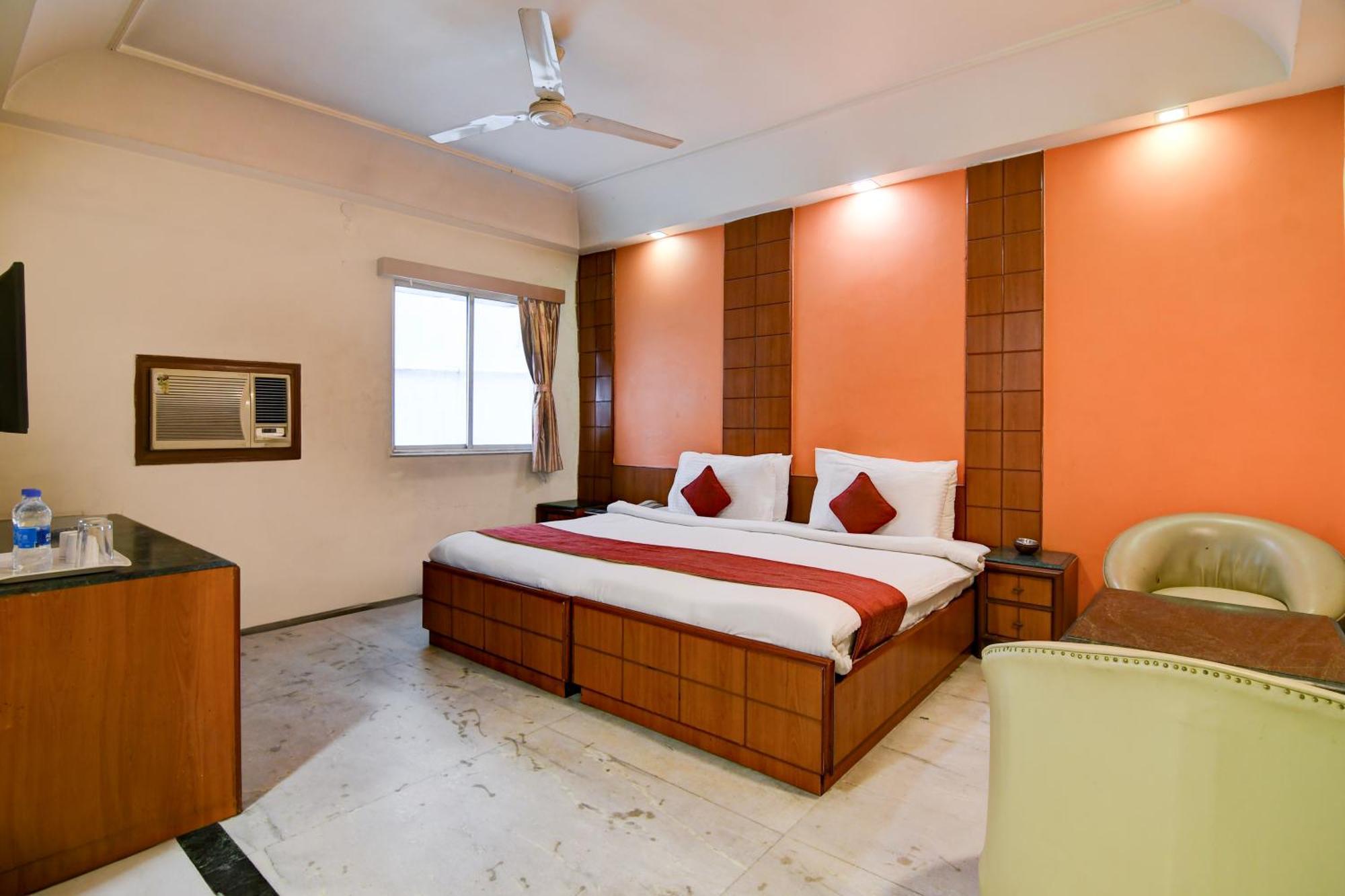 Hotel King'S Crown Calcutta  Esterno foto