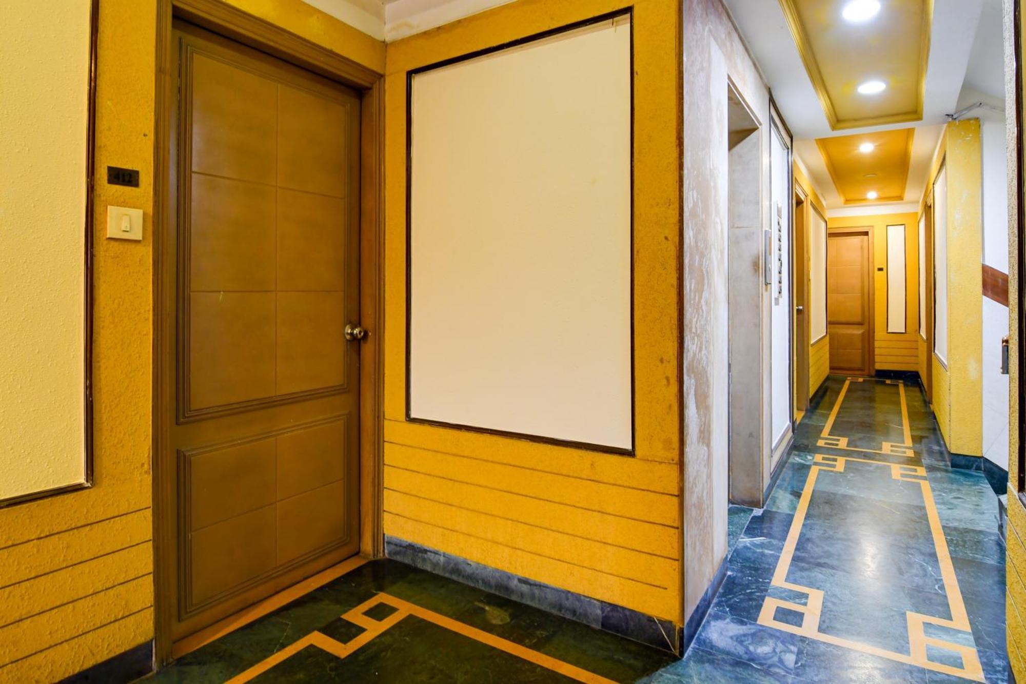 Hotel King'S Crown Calcutta  Esterno foto