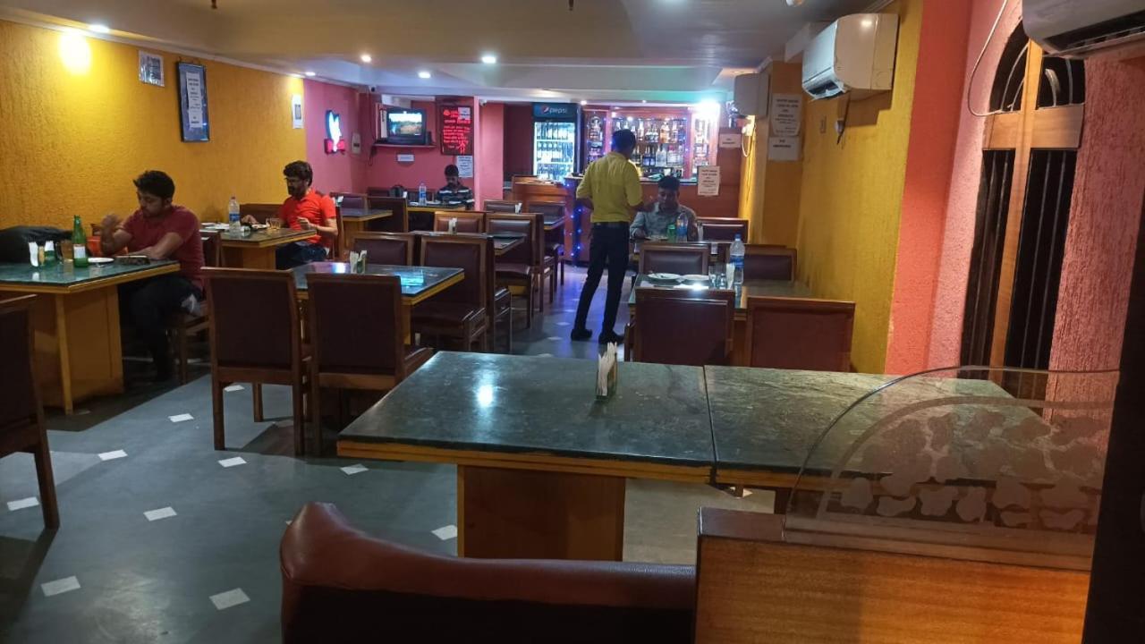 Hotel King'S Crown Calcutta  Esterno foto