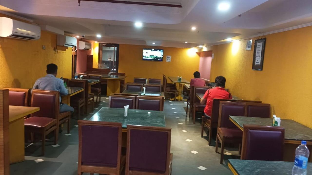Hotel King'S Crown Calcutta  Esterno foto